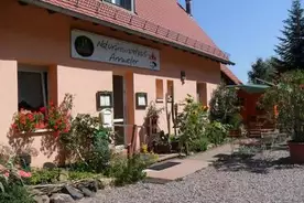 Hausansicht Naturfreundehaus Annweiler am Trifels Annweiler